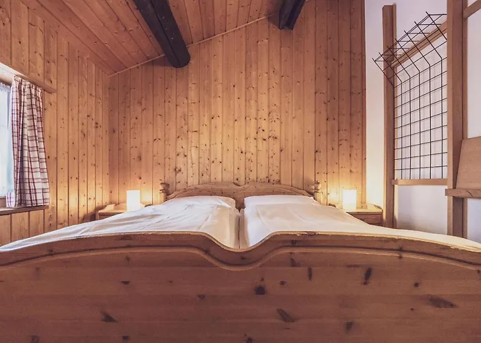 Davoser Huesli By Mountain * 达沃斯